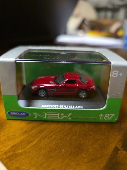 Mercedes-Benz 300 SLS AMG pienoismalli 1:87 punainen