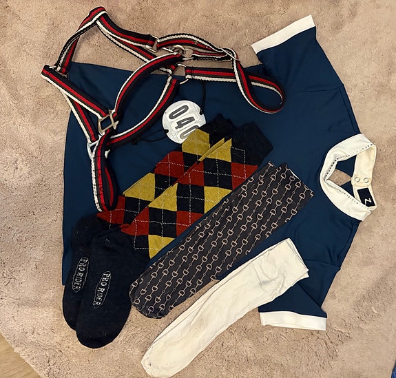 Product image 1 of 2