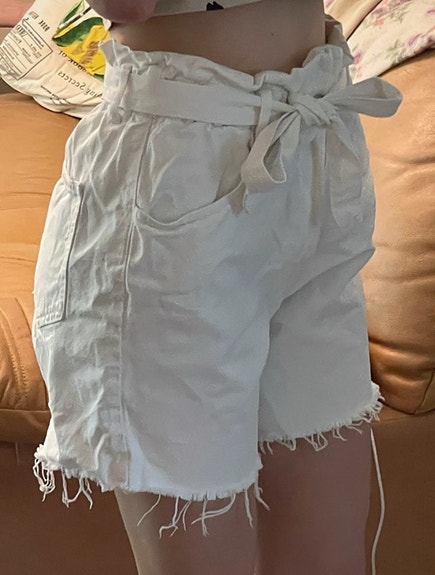 Valkoiset shortsit