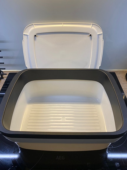 Tupperware leipälaatikko
