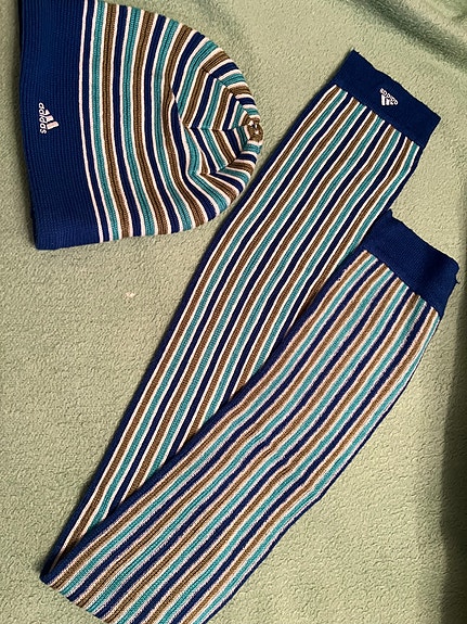 Adidas pipo ja huivi