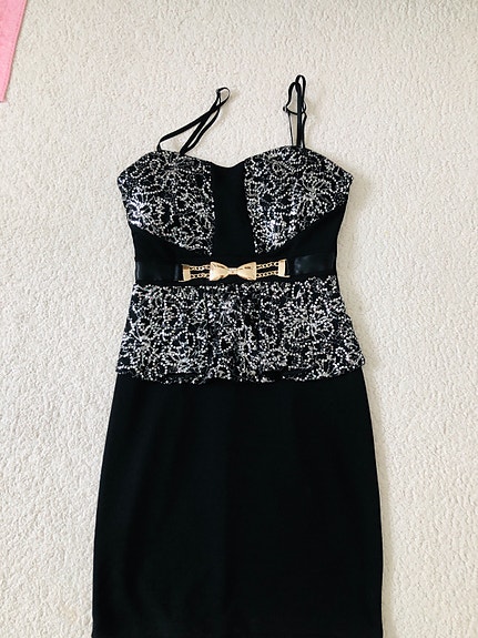 Juhlamekko, koko S, pituus 86 cm, nouto
