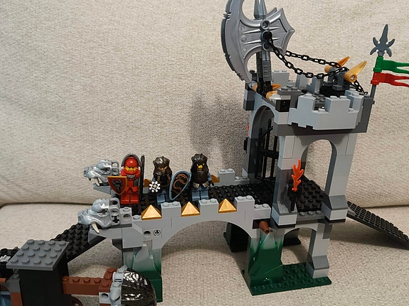 Lego Knights Kingdom Gargoyle Bridge 8822