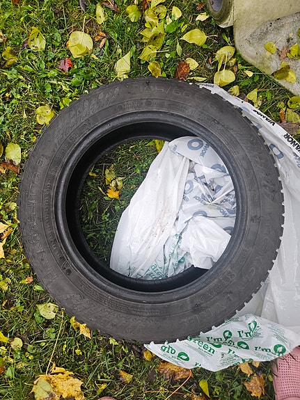 Talvirenkaat / Nastarenkaat 2kpl Hakkapeliitta