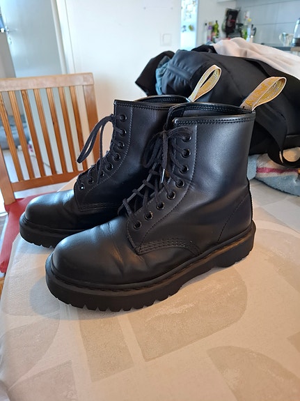 Vegaaniset Dr. Martens maiharit (40)