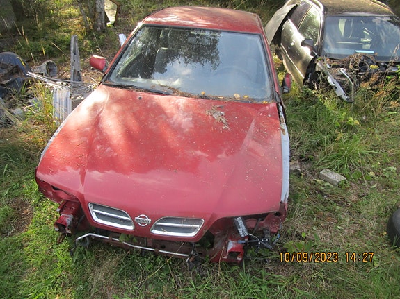 Nissan Primera 1.6 -95 osina
