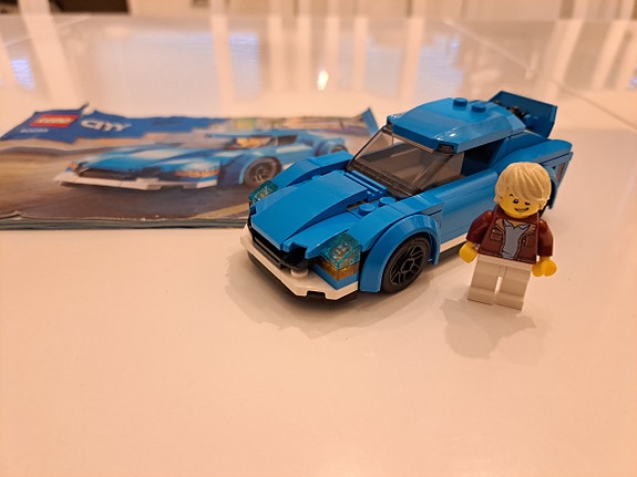 Lego City urheiluauto
