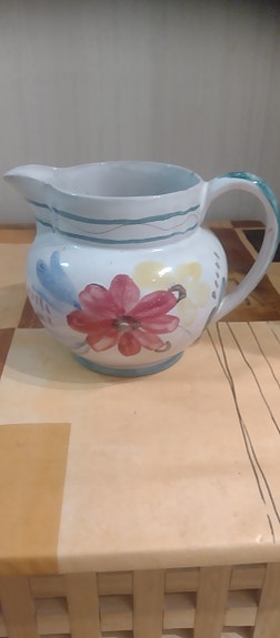 Myydään Arabian kukka kannu