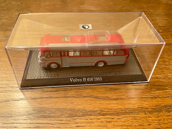 Volvo B 616 1953 pienoismalli punainen harmaa