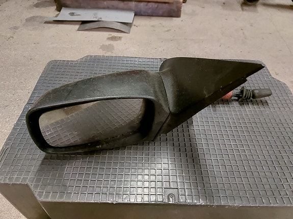Ford Mondeo vasen sivupeili
