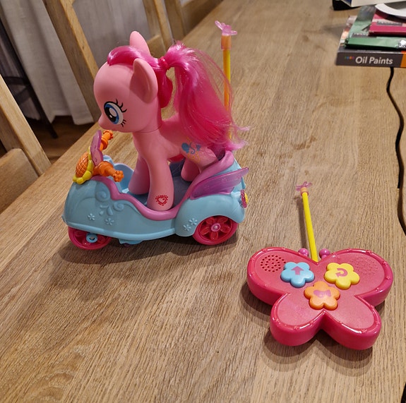 My little pony ja skootteri.