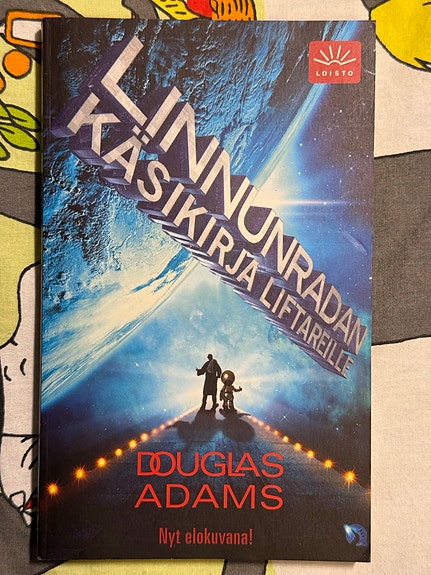 Douglas Adams - Linnunradan käsikirja liftareille (::)