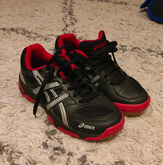 Asics sisäpeli kengät