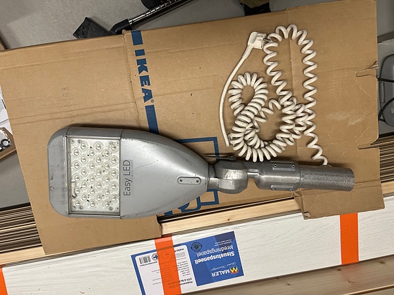 Led valaisimia