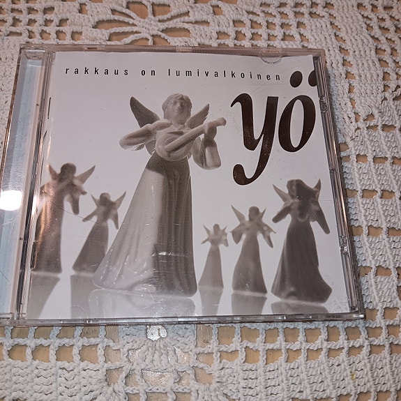YÖ rakkaus on lumivalkoinen cd