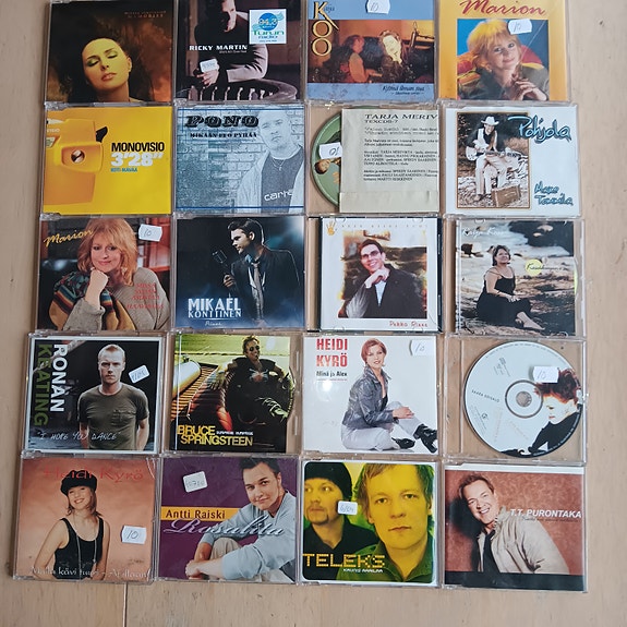Cd- single levyjä 60 kpl