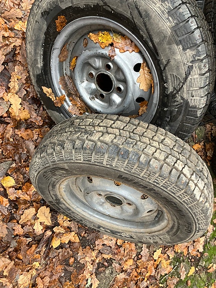165/65 r13 nastarenkaat  4x100 peltivanteilla 2kpl