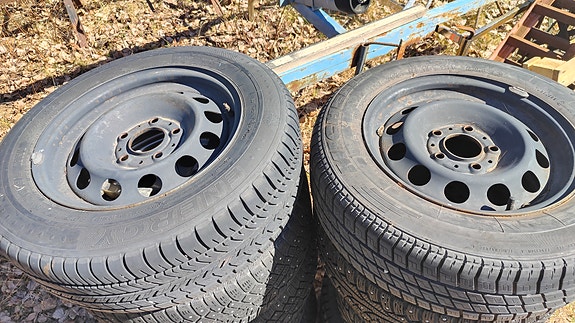 BMW nastarenkaat 6-7mm kulutuspintaa