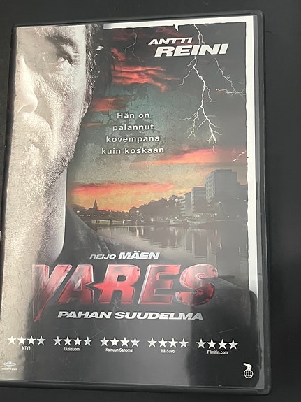 Vares Pahan Suudelma DVD-elokuva