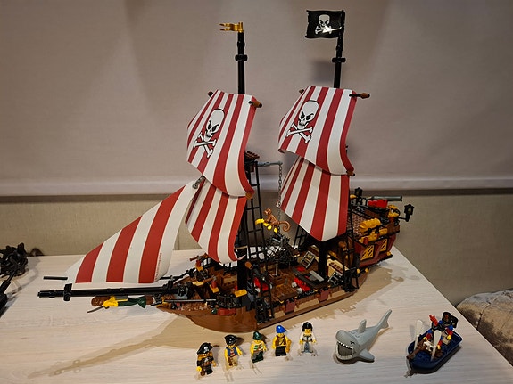 Lego Pirates 6243 Punaparran laiva