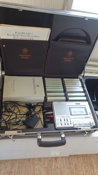 Philips Stereosarja Cassette-soitin ja kasetteja