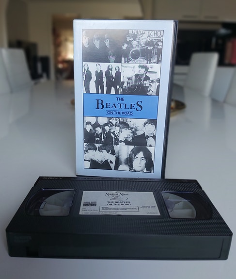 The Beatles: On the Road -keräilykasetti (VHS)