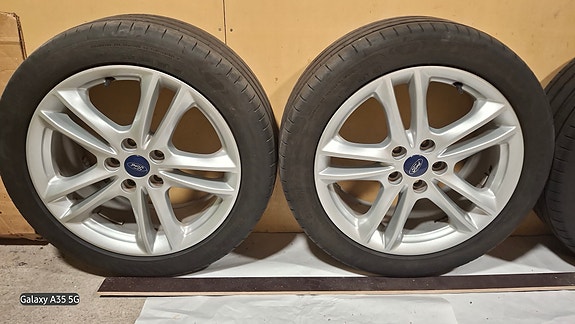 Ford Mondeo Aluvanteet Orginal 17 tuumaa kesärenkailla 235/45/ R17