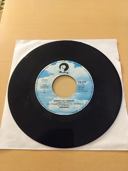 Frederik 7" Sheikki Ali Hassan/Rion tumma tyttö