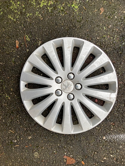 Peugeot Alkuperäinen pölykapseli 16” 1 kpl