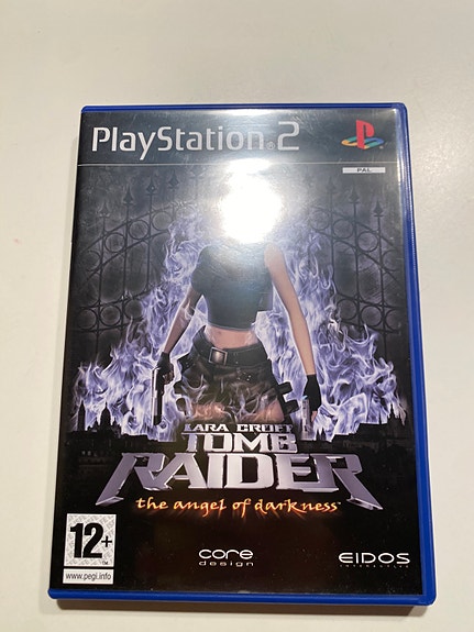 Playstation 2 Tomb Raider peli