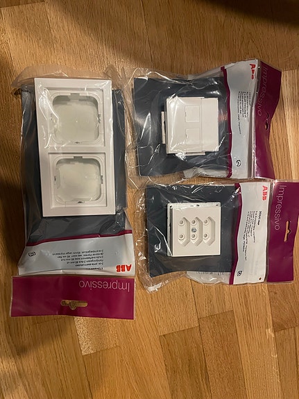 UUSI ABB Impressivo RJ-45 pistorasia, 3-os europistorasia ja 2-os pinta-asennusk