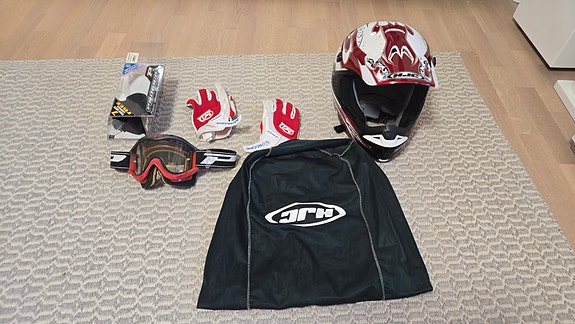 Hjc motocross kypärä, ajolasit ja hanskat.