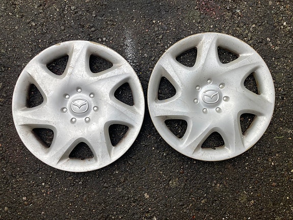 Mazda Alkuperäiset pölykapselit 2kpl 15”