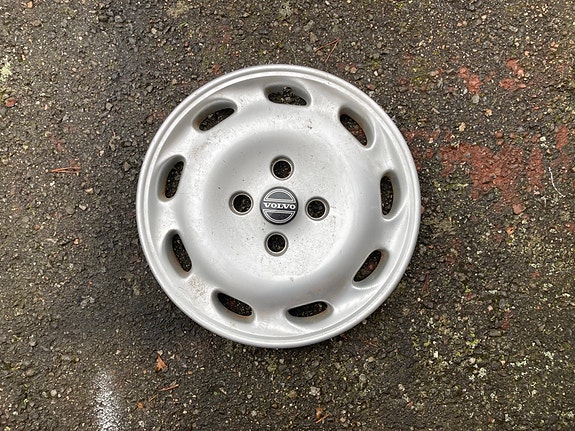 Volvo s40/v40 Alkuperäinen pölykapseli 15” 1Kpl