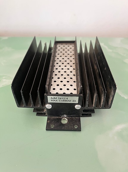 Jännite muunnin 24v-12v