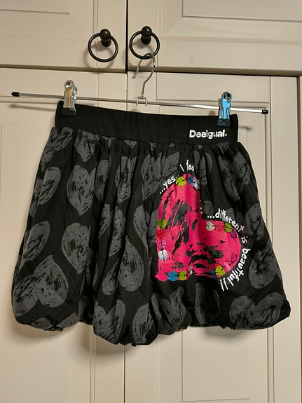 DESIGUAL kaunis SYDÄN hame / pussihame