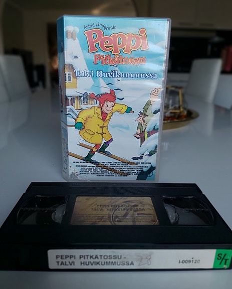 Peppi Pitkätossu talvi huvikummussa vhs