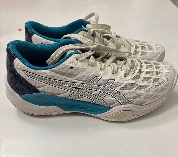 Asics sisäpelikengät koko 37