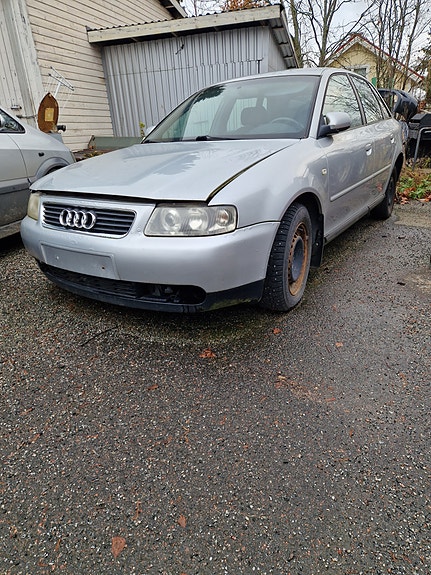 Audi A3 1.8 20V -01 0sina