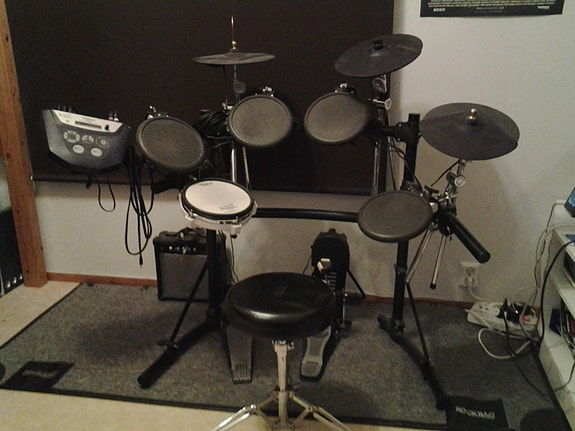 Roland TD6 sähkörummut