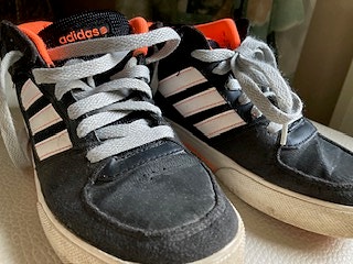 Myydään hyväkuntoiset Adidas NEO -tennarit