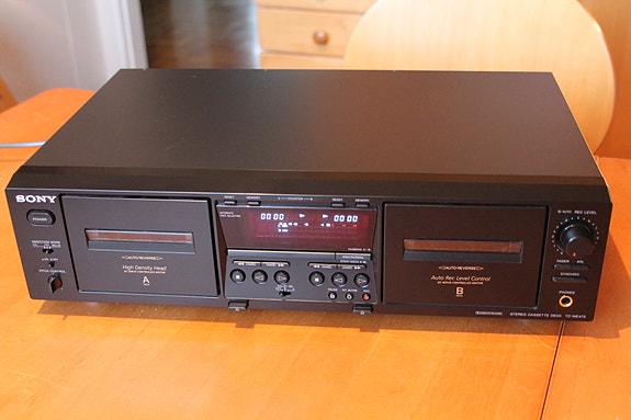 2000-luvun SONY TC-WE475 hifi kaksois kasettidekki tupladekki kasettisoitin