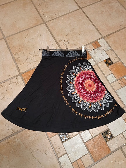 DESIGUAL hame KUIN UUSI