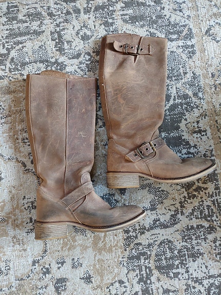 Vaalean ruskeat bootsit koko 40
