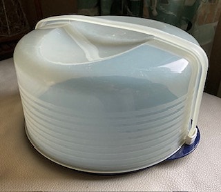 Myydään Tupperware iso, pyöreä kakkukupu