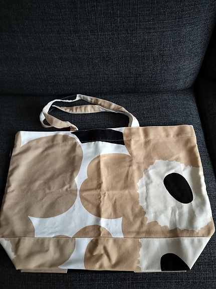 Myytävänä Marimekko laukku
