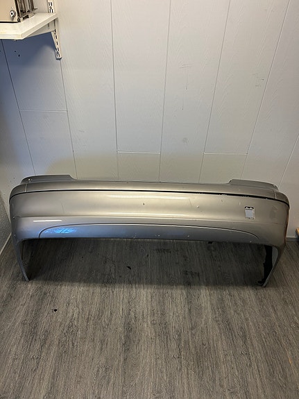 Mercedes-Benz E W211 takapuskuri