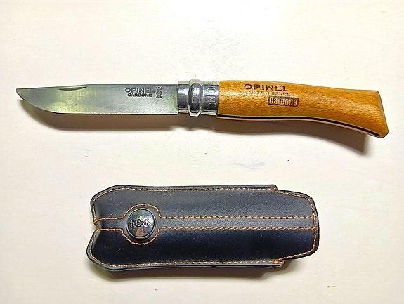 Opinel-veitsi nro 7 + kotelo