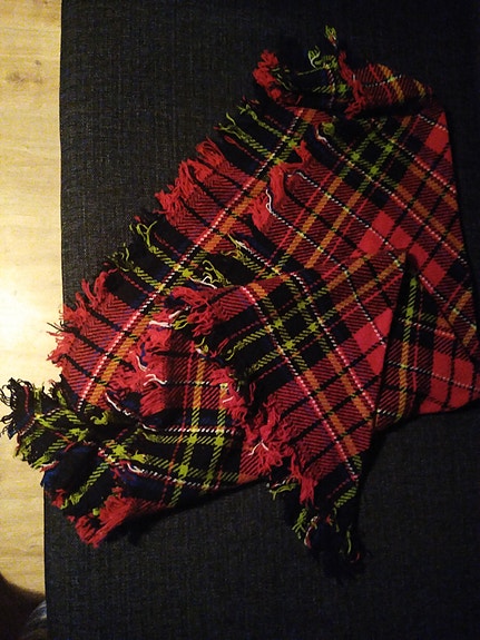 Ruudullinen lämmin huivi