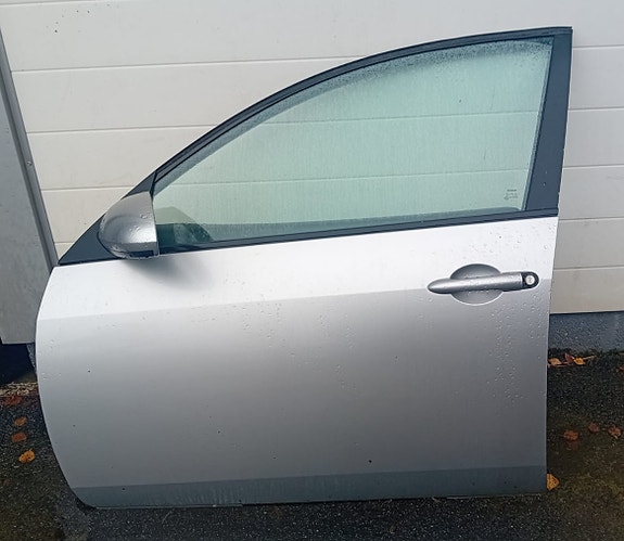 NISSAN PRIMERA P12 2001-07 Vasen Etuovi